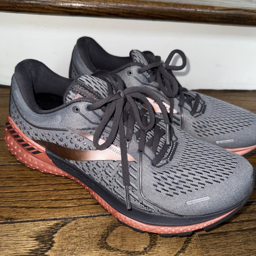 Brooks Adrenaline GTS 21 Women's Running Shoes (Gray and Rose Gold)